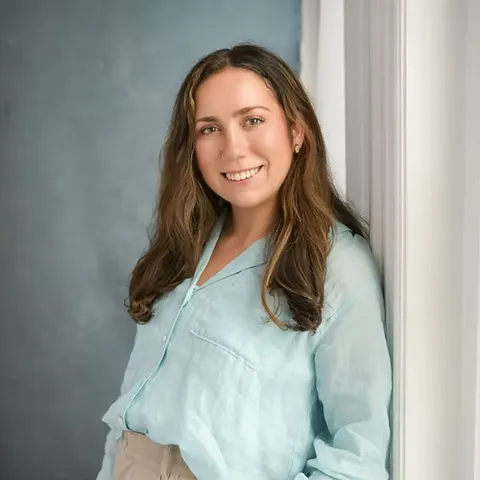 Portrait of Ava Hardin