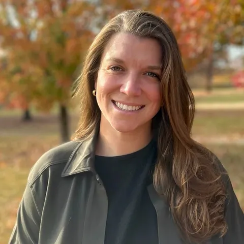 Portrait of Juli Mayhew