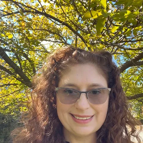Portrait of Robyn Haim
